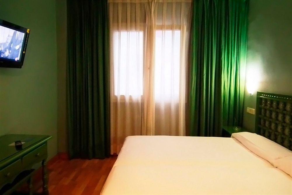 Hotel Madrid Rio Екстер'єр фото